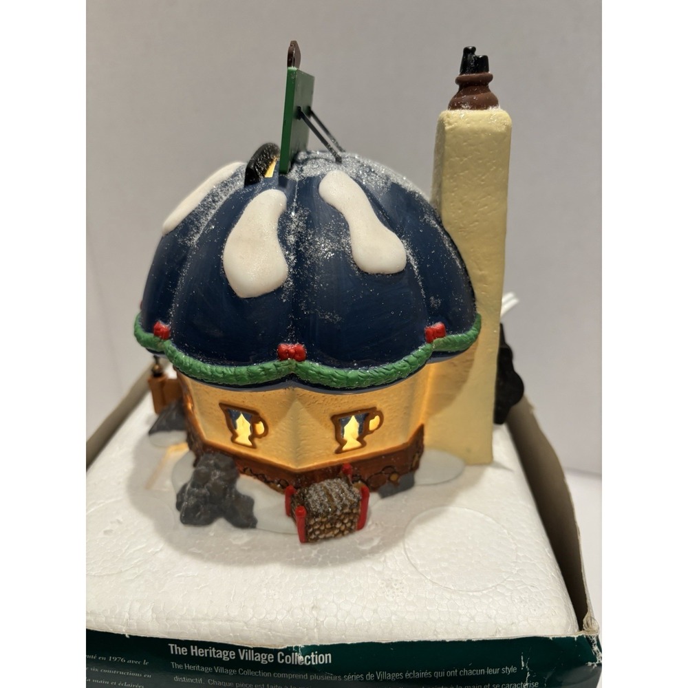 Department 56 "Tillie's Tiny Cup Cafe" #56401 - North Pole Series - Retired 2000 - Picture 2 of 5
